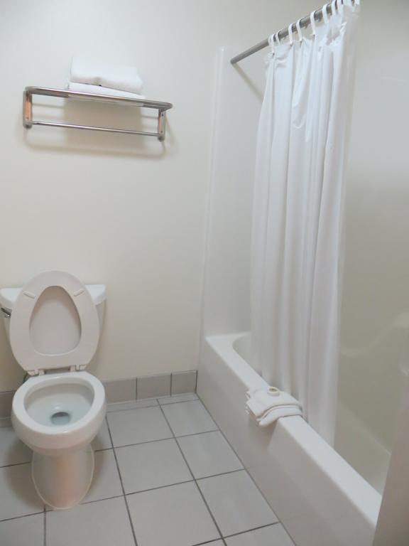 Travelodge By Wyndham Missouri Valley Ruang foto